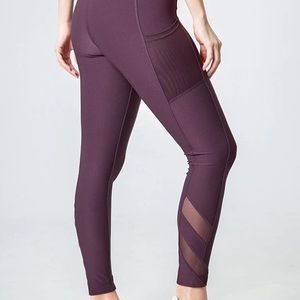 Mondetta leggings, purple with pockets and mesh detail XXL